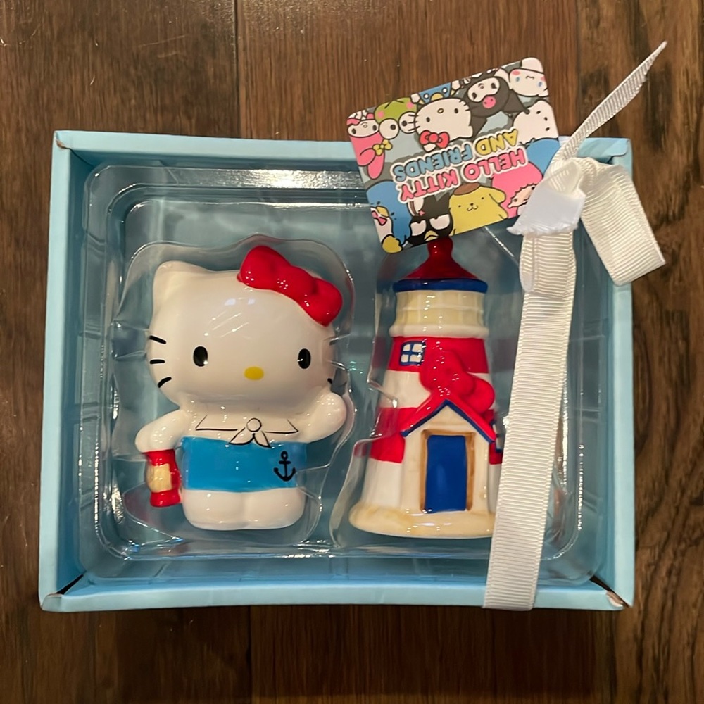 Hello Kitty Light House Salt & Pepper Shakers BNIB